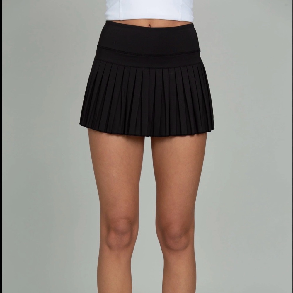 Gold Hinge Black Pleated Mini Skirt